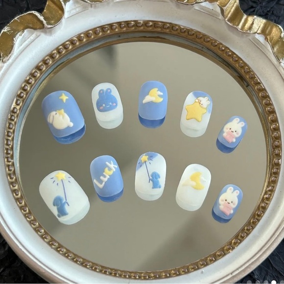 Handmade Press on Nails with charms/nail art - Picture 1 of 6